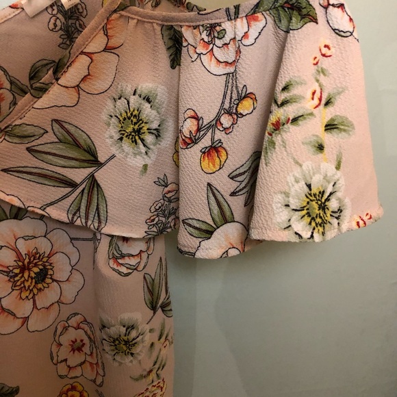 Cold shoulder top - Picture 3 of 3